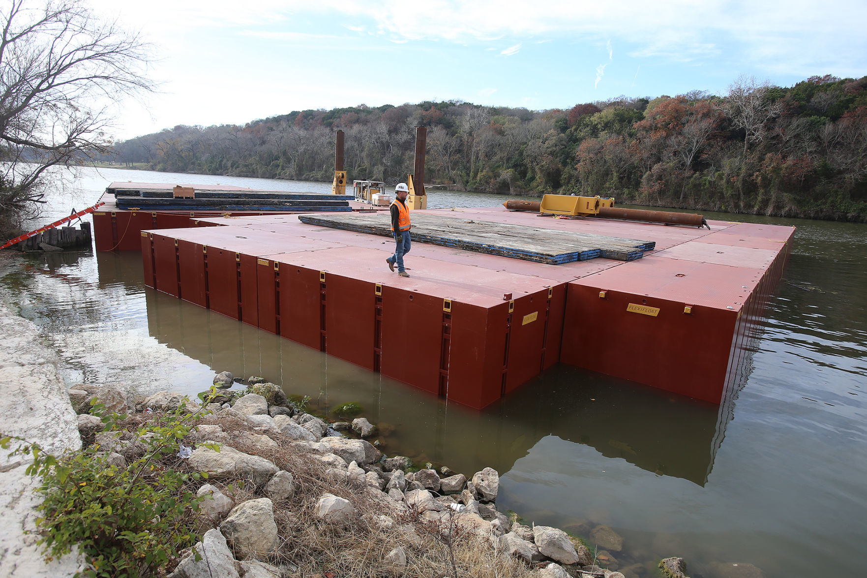 Interstate 35: Barges